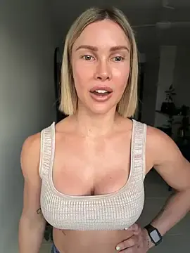Stripchat Best live sex cam show of raeparks