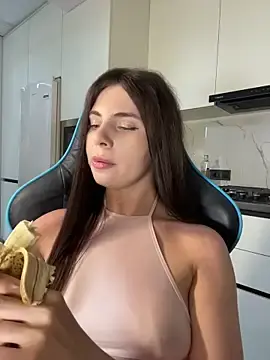 Stripchat Live Sex Cam of CurlyLara