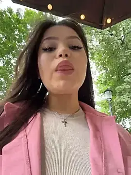 Stripchat Free Porn Cam of Chloe__Moon