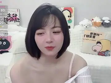 Stripchat Live Sex Cam of Lucy-8