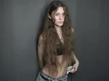 Stripchat Nude Webcam of BellaTear