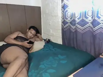 Stripchat Sex Cam of ExoticTransThighs