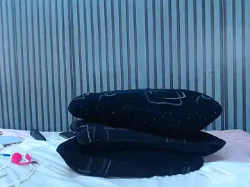 Stripchat Nude Webcam of ROYALASS25