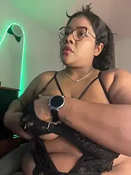 Stripchat Adult Webcams of paola091