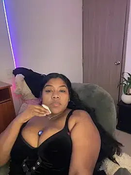 Stripchat Nude Webcam of paola091