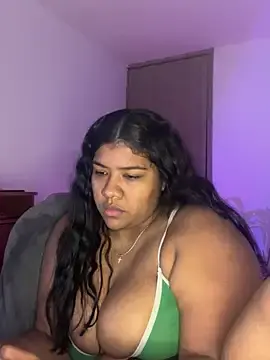 Stripchat Sex Cam of paola091