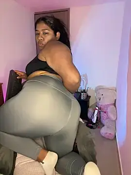 Stripchat Best Webcam of paola091