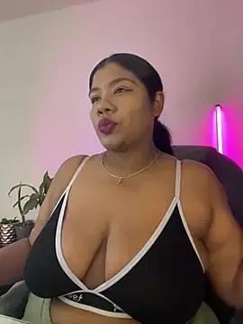 Stripchat Adult Webcams of paola091