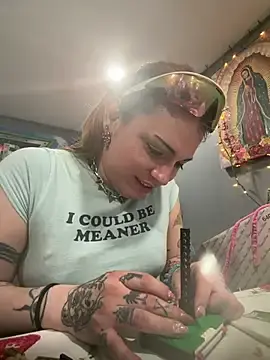 Stripchat Sex Cam of UrHellBri-L