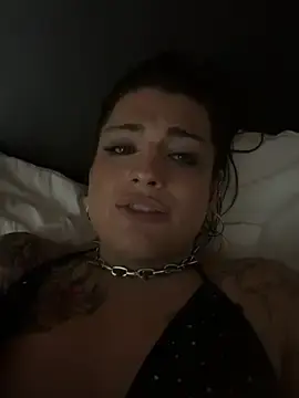 Stripchat Nude Webcam of UrHellBri-L