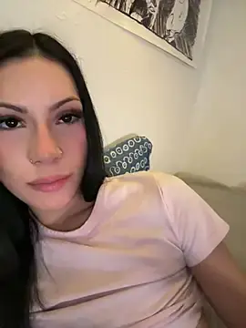 Stripchat Live Sex Cam of carmenbabyluv