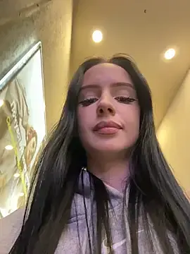 Stripchat Free Live Porn of flora_off