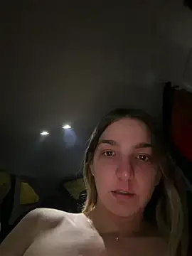 Stripchat Free Porn Cam of DoriDelux66