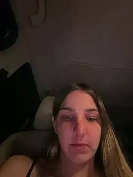 Stripchat Live Sex Cam of DoriDelux66