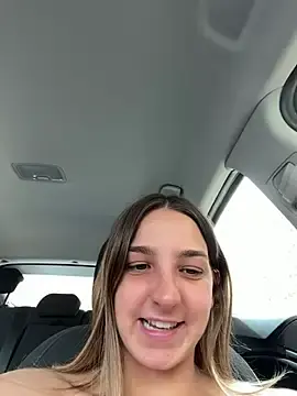 Stripchat Free Live Porn of DoriDelux66
