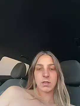 Stripchat Sex Cam of DoriDelux66