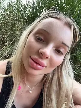 Stripchat Free Live Porn of HannaXLove