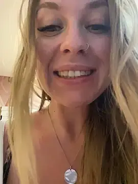 Stripchat Watch Live Sex Cams of Sweet___Emily