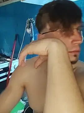 Stripchat Sex Cam of MrMagicM