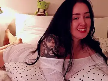 Stripchat Sex Cam of ZoeNickels