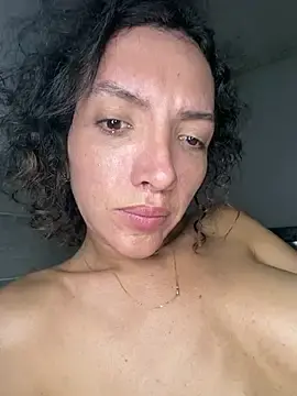 Stripchat Adult Webcams of yuliethsanchez
