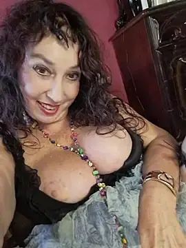Stripchat Adult Video Chat of GypsyEsmeralda