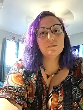 Stripchat Live Sex Cam of RavenOnyx