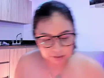 Stripchat Nude Webcam of _alaiasmile_