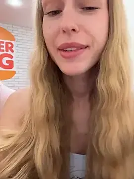 Stripchat Best Webcam of kira_mia