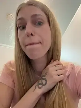 Stripchat Private Sex Chat of kira_mia