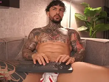Stripchat Live Sex Cam of mariano_costa