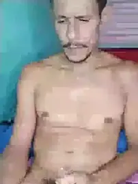Stripchat Sex Cam of El_junior21