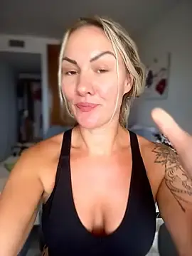 Stripchat Live Porn of NastyMilf_
