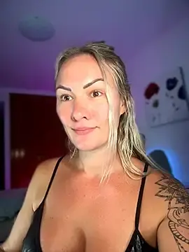 Stripchat Free Live Porn of NastyMilf_