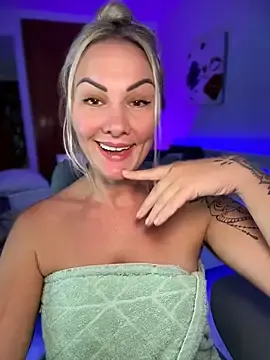Stripchat Watch Live Sex Cams of NastyMilf_