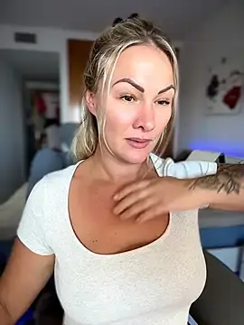 Stripchat Sex Cam of NastyMilf_