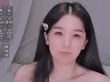 Stripchat Live Sex Cam of BingLin-