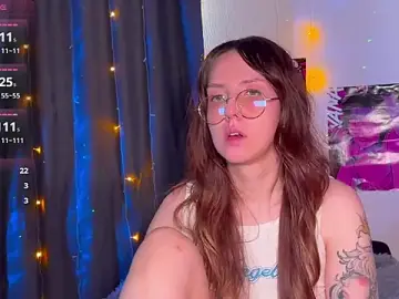 Stripchat Free Porn Cam of ViolettMo0n