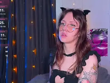 Stripchat Watch Live Sex Cams of ViolettMo0n