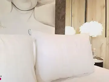 Stripchat Nude Webcam of belllbonniie