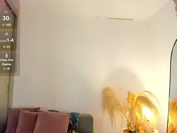 Stripchat Live Sex Cam of hollyprincess_2