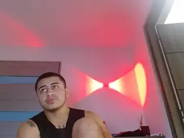 Stripchat Free Live Porn of SexyBoy-Bigclit