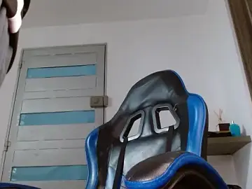 Stripchat Free Porn Cam of SexyBoy-Bigclit