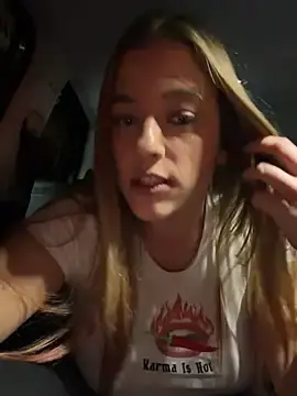 Stripchat Live Porn of Luna_Lynn