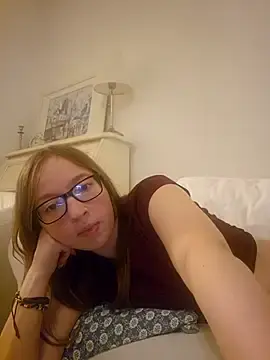 Stripchat Live Sex Cam of Freaky-Doll