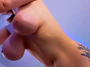 Stripchat Live Sex of HotBustyBabeX