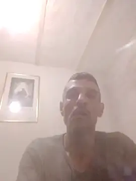 Stripchat Nude Webcam of Guillelp