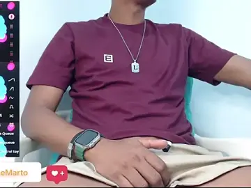 Stripchat Sex Cam of mike_black_22