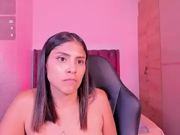 Stripchat Best Webcam of LunaRossie1_
