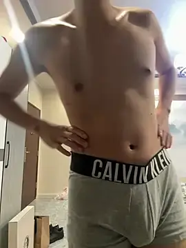 Stripchat Sex Cam of Ethan_64724